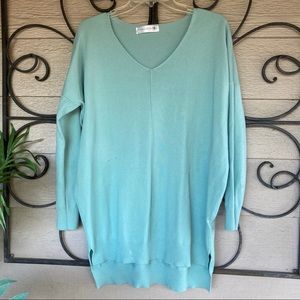 KIKI LARUE V-Neck Butter Sweater Blue SZ S/M